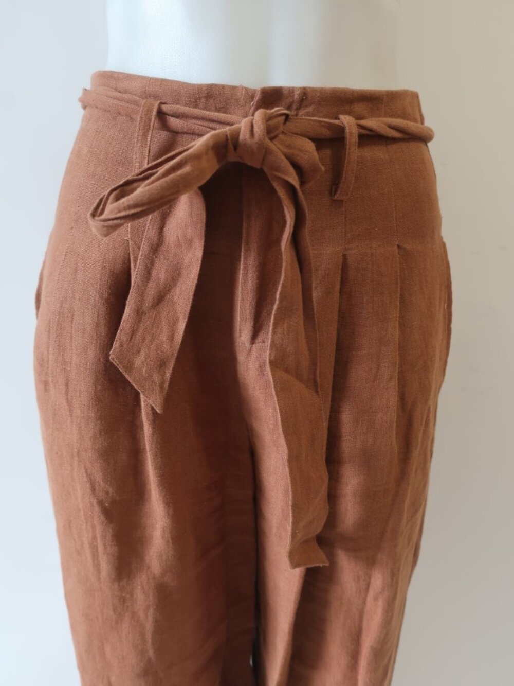 Womens Ronny Kobo Brown (Item- 43) Belted Pleated Tapered Cropped Linen Pants S - Picture 7 of 12